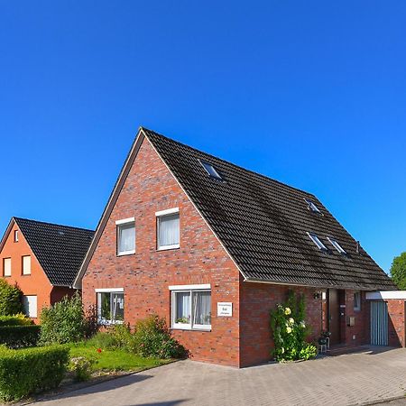 Ferienwohnung Im Haus Weinstock Esens Luaran gambar