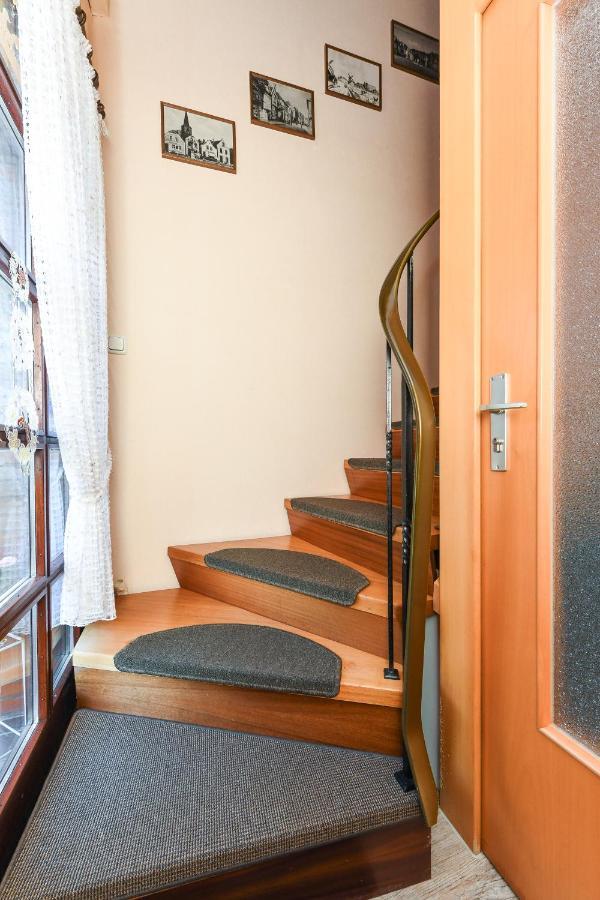 Ferienwohnung Im Haus Weinstock Esens Luaran gambar
